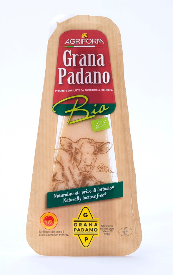 AGRIFORM Bio Grana Padano organic cheese wedge in paper sleeve, red-and-green label